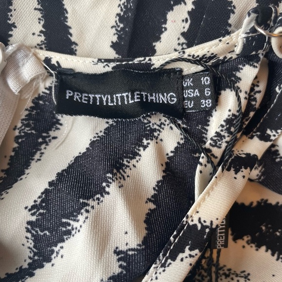 PrettyLittleThing Cowl Neck Zebra Print Maxi Dress - Picture 5 of 5